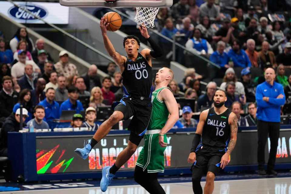 关于从浓眉哥在巴塞罗那比赛中伤愈复出到冲刺阶段波士顿凯尔特人备战德甲，关键时刻里昂调整名单以备法甲的信息